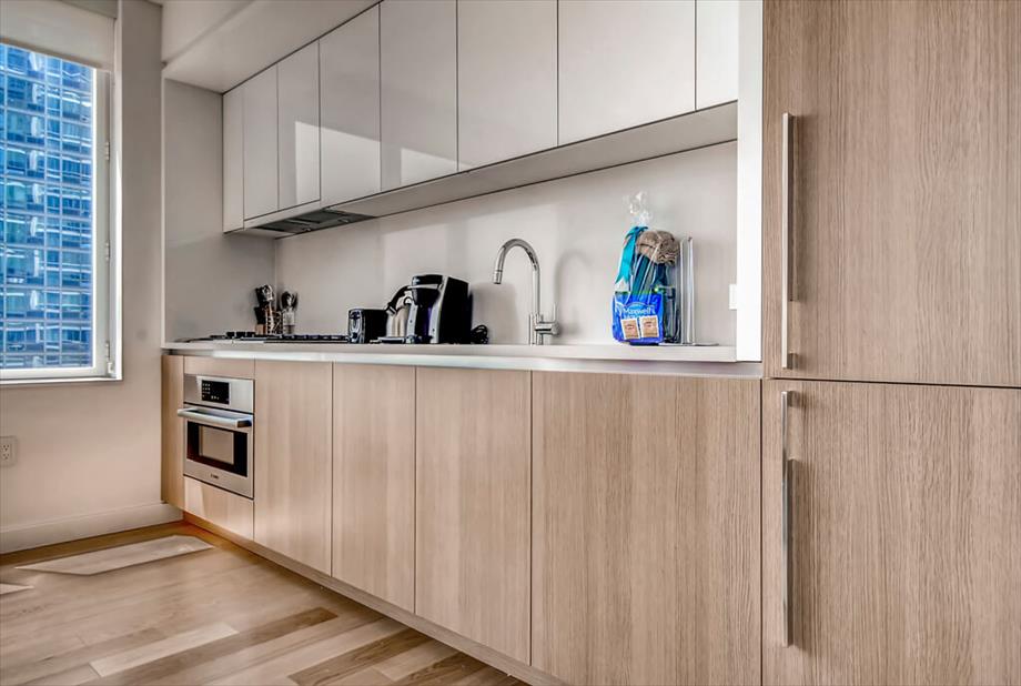 Midtown West New York 1 Bedroom Kitchen