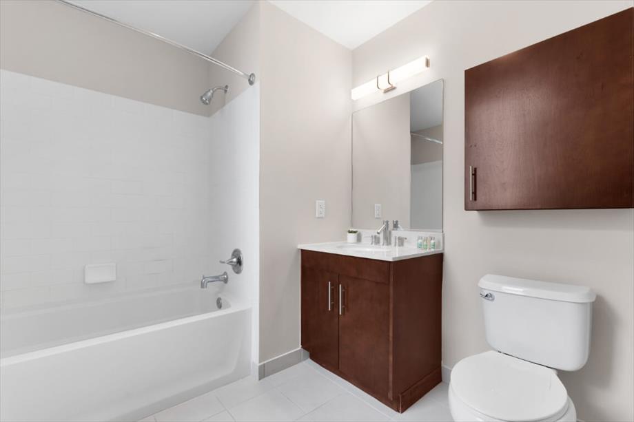 Jersey City 2 Bedroom Bathroom